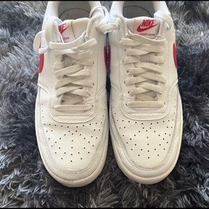 Nike low tops red/white 7/10